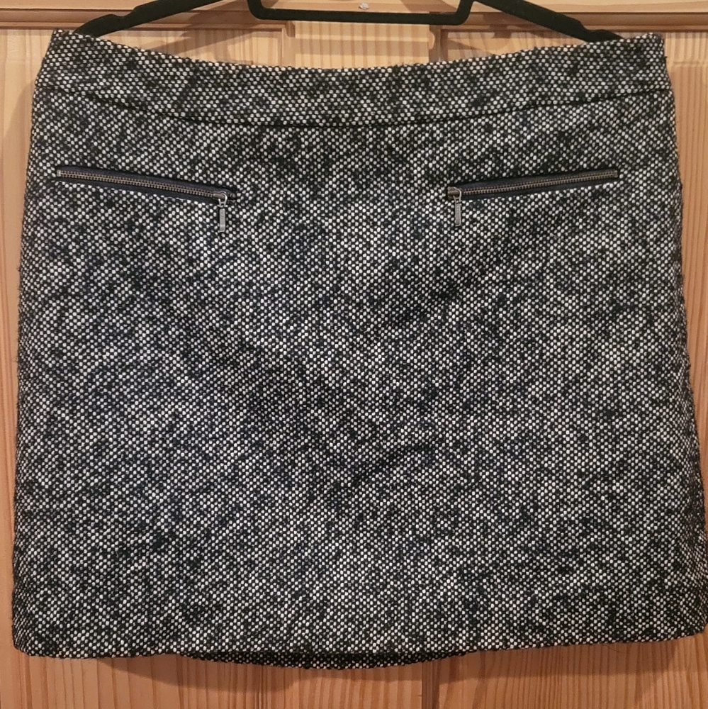 The Limited Black and White Pencil Skirt